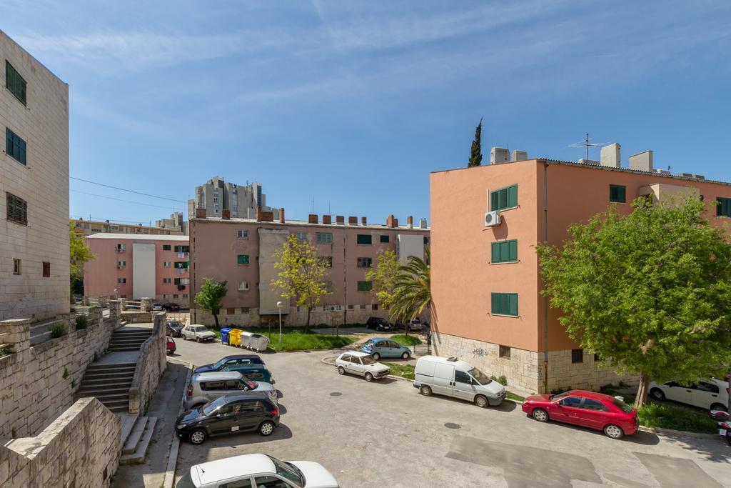 Sunny * Split